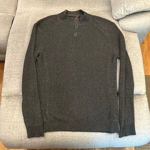 Men’s Large Grey Banana Republic Crew Neck Sweater.